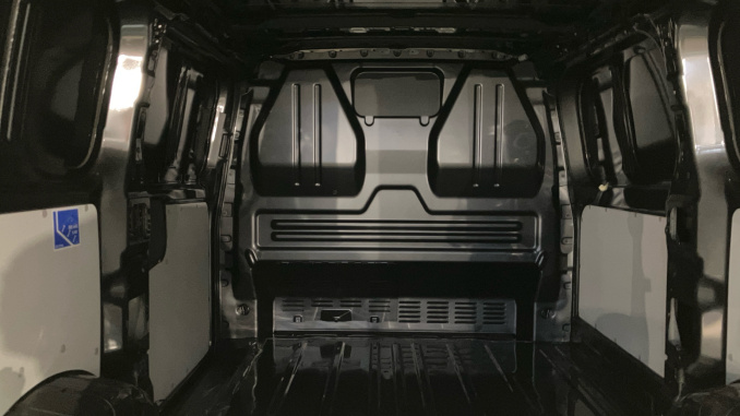 Volkswagen Transporter T32 Swb Diesel 2.0 TDI 170 Commerce Pro Van Auto [5 Plus] - Image 20